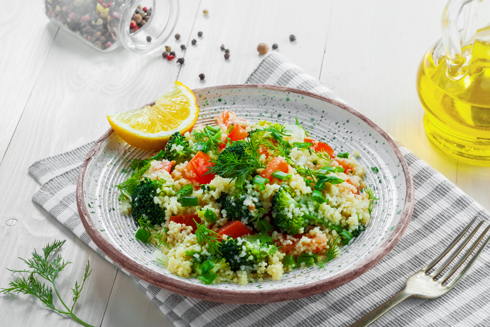 Salată de cușcuș cu broccoli și mărar, gata în 10 minute